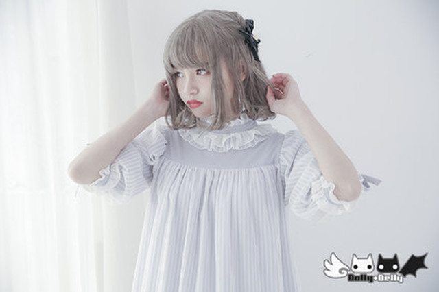 ガーリー ドール風 ロリータ フリルカラー リボンタイ ストライプ柄 ボリュームフレア 五部袖 ミニワンピース 白 グレ 7452 オフィスカジュアルとガーリーワンピース ブラウスのmeow24h ミャオトゥエンティフォーエイチ