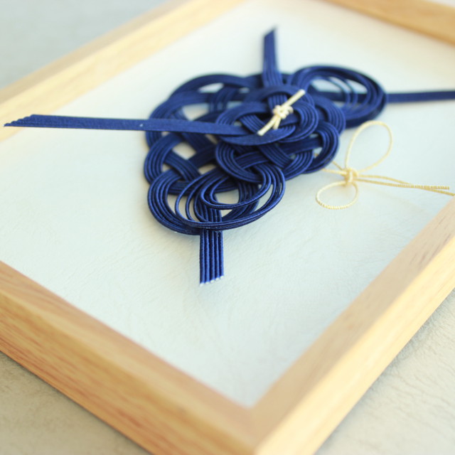 フレーム無し こどもの日の兜 かぶと 飾り 紺 簡単に飾れるフォトフレームタイプ Flower Mizuhiki