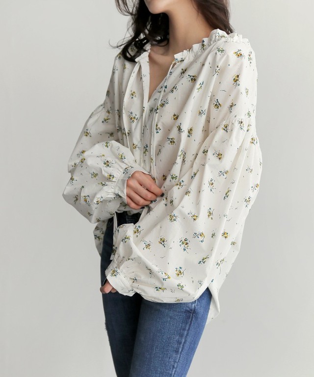 オフショルダー トップス 花柄 ブラウス 小花柄 フェミニン 清楚 ガーリー カジュアル 長袖 ボリューム袖 パフスリーブ ルーズシルエット 韓国 オルチャン 韓国ファッション 新作 春夏 春 夏 Ut 502 Musubi Me 韓国 オルチャン レディースファッションのお店