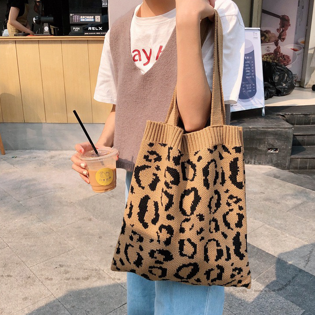 911 秋冬コーデのポイント使いにおススメなレオパード柄のニットトートバッグ コーヒー 海外のプチプラきれいめカジュアルレディースファッション Pakaian Lucu 海外のプチプラきれいめカジュアルレディースファッション Pakaian Lucu