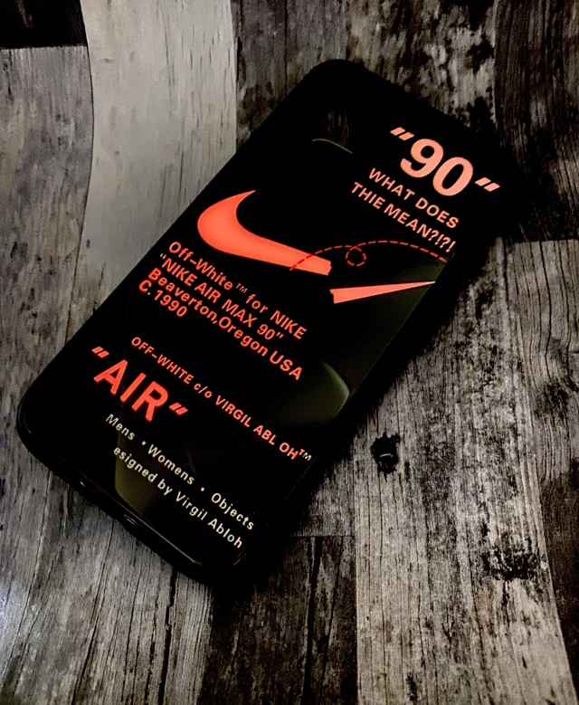 光るiphoneケース 11pro 11 ケース カバー Iphone Essential Store