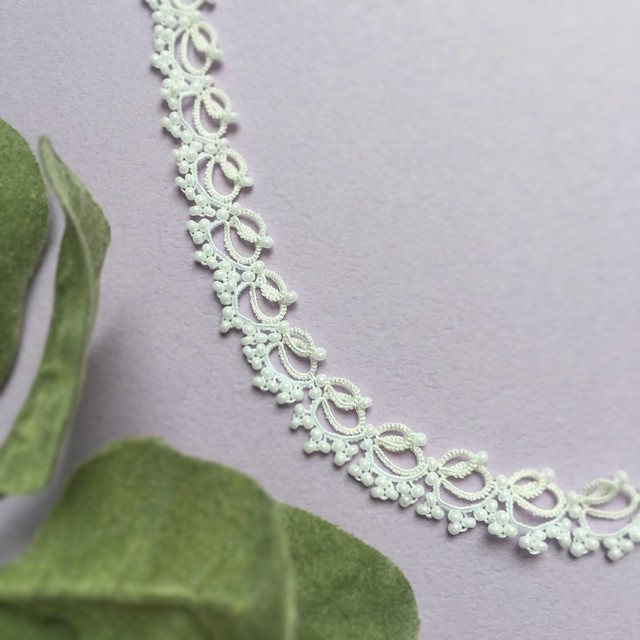 ブライダル ウェディングに Ring I White シルク手縫い糸製タティングレースのチョーカー Mabel Tatting Lace Jewelry