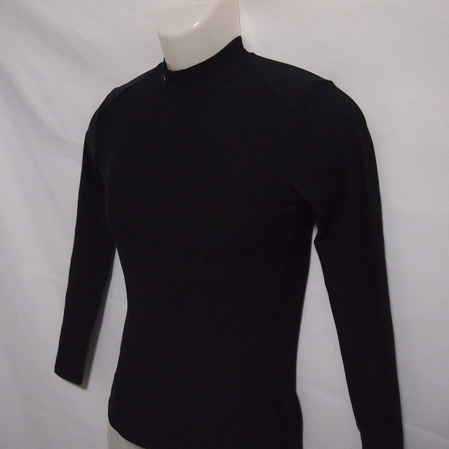 古着 メンズm Under Armour アンダーアーマー 着圧 ハイネック インナーシャツ 長袖 アンダーシャツ スポーツ サッカー 野球 ブラック スポーツウェア シューズの古着屋 リサイクルスポーツ