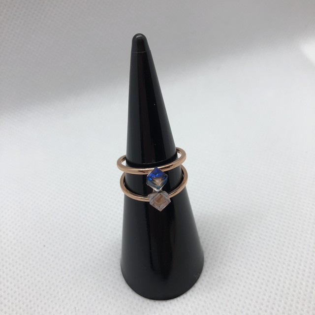 角度によって色が変わる 爽やか指輪 Fサイズ Sally