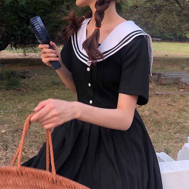 ワンピース ひざ下丈 ミモレ丈 セーラーカラー 半袖 プリーツ 大人可愛い カジュアル フェミニン こなれ感 春夏 お呼ばれ お出かけ デート 女子会 Dea