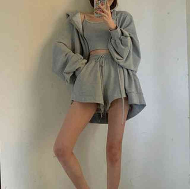 セットアップ レディース カジュアル 上下セット 春 夏 3点セット フード付きトレーニング 単色 キャミソール ショートパンツ パーカー おすすめ 安い Sns映え 美脚効果 足長 フェミニン ベーシック エレガント モノトーン ガーリー ナチュラル 旅行 お出かけ Ol シンプル