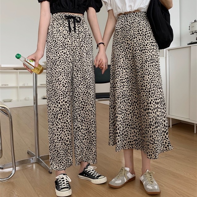 Pants Skirt Leopard ボトムス 2タイプ レオパード柄 ヒョウ柄 アニマル柄 パンツ フルレングス ゆったり ワイド スカート ミモレ丈 ロング丈 フレア ウエストゴム 楽ちん レトロ 大人 可愛い カジュアル オシャレ デイリー お出かけ ショッピング リンクコーデ おそろ