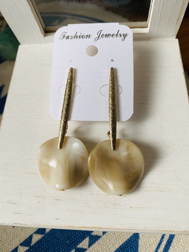 アクリル べージュ マーブル おしゃれ ピアス 大振り Pitmo