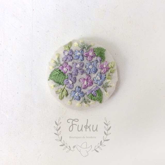 あじさいs 刺繍くるみボタン ヘアゴムorブローチ 大きさ 29mm Fuku