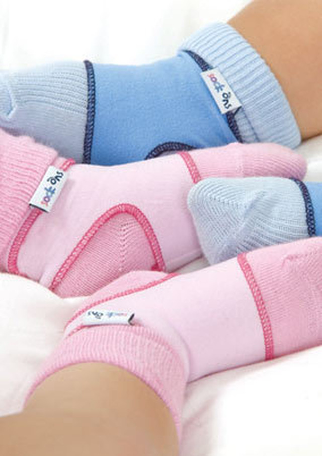 Sock Ons ソックオンス スノーホワイト スニーカー柄 赤ちゃん 靴下 ベビーグッズ 脱げない 出産祝い Lynx リンクス ベビー用品 子供服 赤ちゃん通販