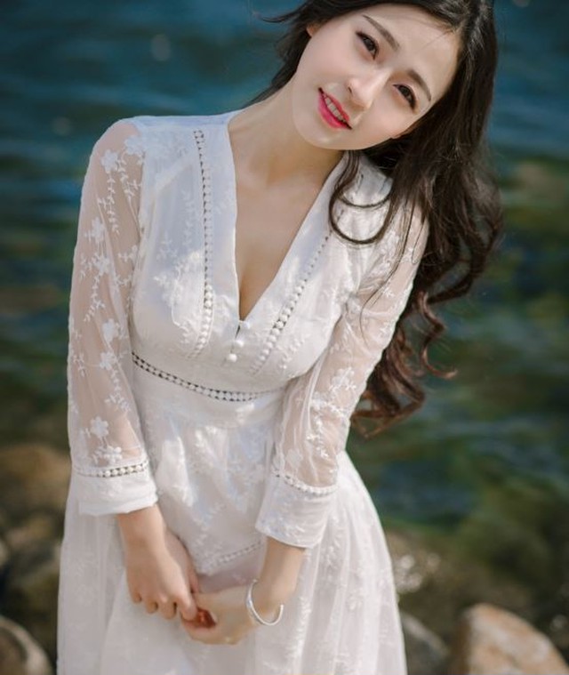 ラグジュアリーレースのロングワンピース マキシ丈 フレアドレス 7分袖 白ワンピース マキシワンピ レースワンピ ハイウエスト 長袖 大きいサイズ リゾートワンピース ビーチワンピース ロング丈 マキシ丈 デート お呼ばれ セクシー 白ホワイト Lalas