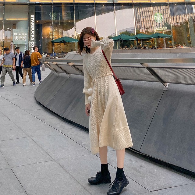 ラウンドネック ケーブルニット ワンピース Aライン ポンポン 大人可愛い 大人女子 秋冬コーデ 主役級アイテム ｍ1193 Girls Ladies Fashion ユーユアユー