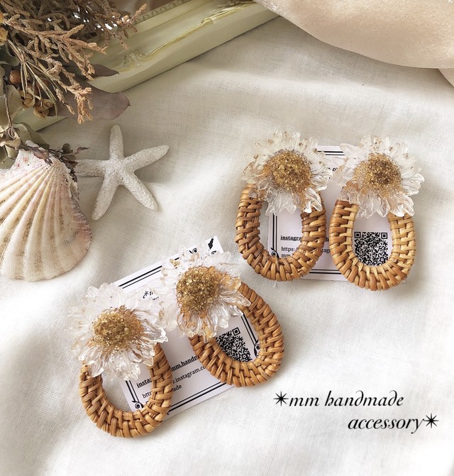 695 夏クリアフラワー しずくラタンピアス Mm Handmade Accessory