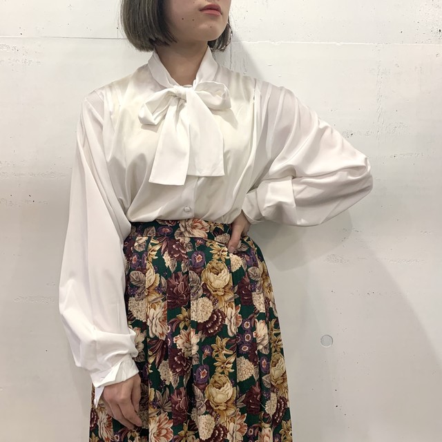 ヨーロッパ古着 フランス製 ボウタイブラウス 白 Chupa