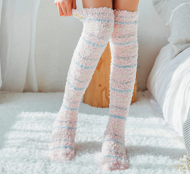 送料無料 ロングソックス 寒い日に 防寒対策 寒さ防止 寒い季節 暖かい あったかい 温かい 靴下 ロング靴下 ギフト クリスマスプレゼント プレゼント ルームウェア ソックス もこもこ ふわふわ セレクトショップ Koguma