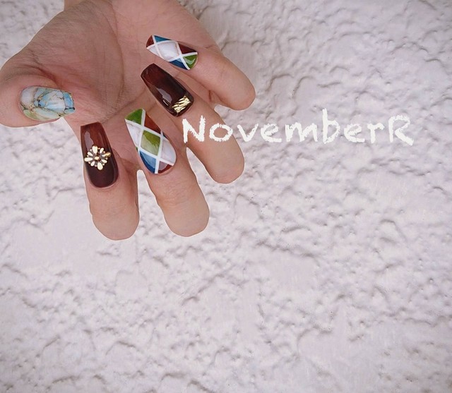 La270 モロッカンタイルネイルチップ Novemberr サーフ系 ネイティブ系ネイルチップ販売