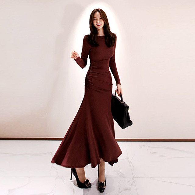 ニットワンピース ロング マキシ丈 長袖 クルーネック 無地 ワインレッド 秋冬 お出かけ きれいめ Paprika