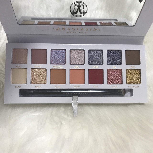 Anastasia Beverly Hills Carli Bybel アナスタシア カーリーバイベル アナスタシアビバリーヒルズ Mondoudou Shop