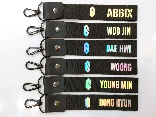 Ab6ix ネームストラップ ホログラム キーホルダー キラキラ韓流商店