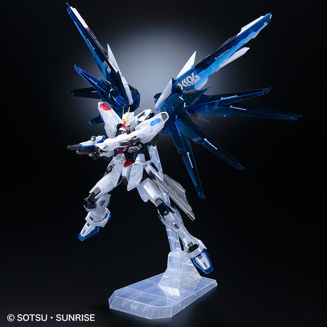 ガンダムベース東京限定 Bandai Mg 1 100 フリーダムガンダム Ver 2 0 クリアカラー ガンプライク