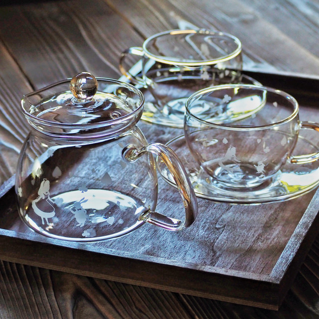 不思議の国のアリス アリス ウサギ ガラスティーカップ ソーサー付き 300ml Carvarium