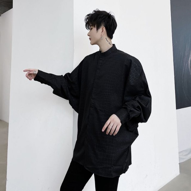 デザインシャツ 長そで ロングスリーブ バットスリーブ ブラック クロコ型押し風 シャツジャケット ワントーン ブラック 黒 スタンドアップカラー ルーズ 秋 冬 メンズ レディース ユニセックス 韓国 カジュアル シック クール モード お支払い後日以内に発送
