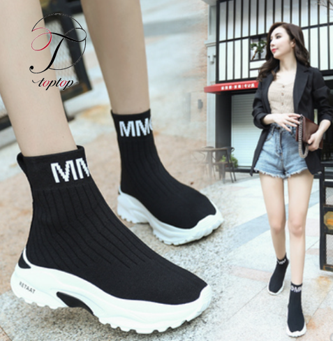 今年の秋冬も靴下スニーカーがヒットの予感 ニット素材であったか足コーデ Base Mag