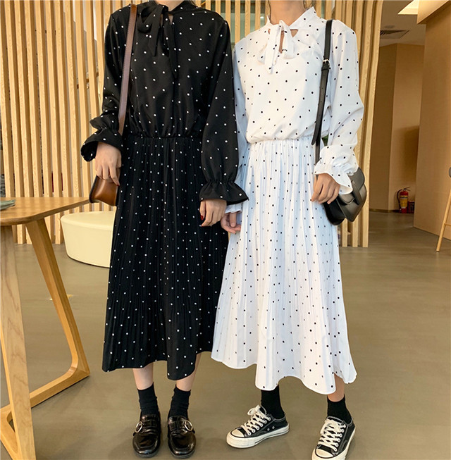 色違いが可愛い 双子コーデにおすすめ ドットワンピース Base Mag