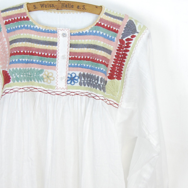 メキシコ 刺繍ブラウス Tesoro メキシコ刺繍を中心に世界の刺繍や織物 伝統工芸品を販売