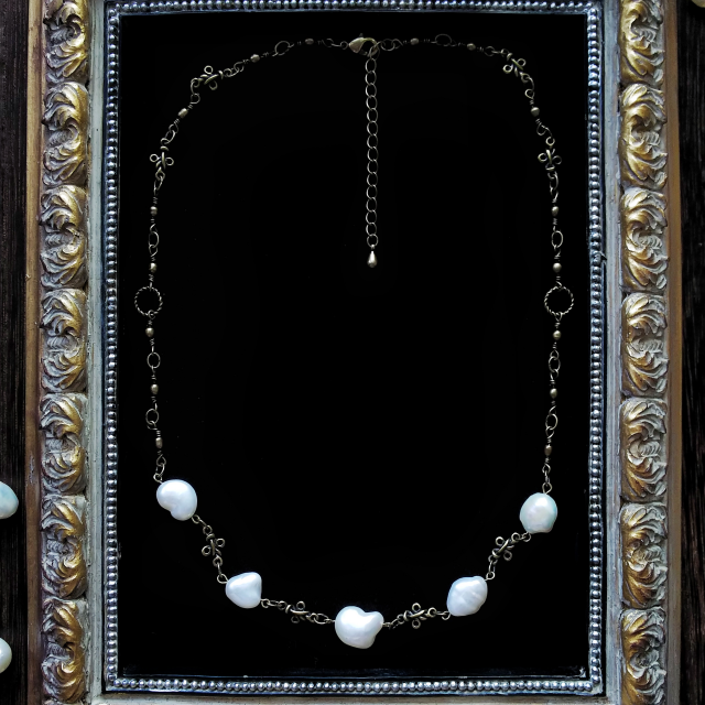 歪んだ真珠の首飾り 鉱物式雑貨店