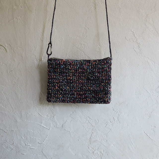 手編みの小さめサコッシュ コサッシュ ファスナー開閉ver 秋山毛糸店 Produced By イチトマル
