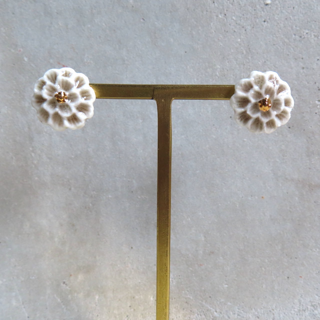 ぽんぽん花 ｐ 灰 ののむらみなみ