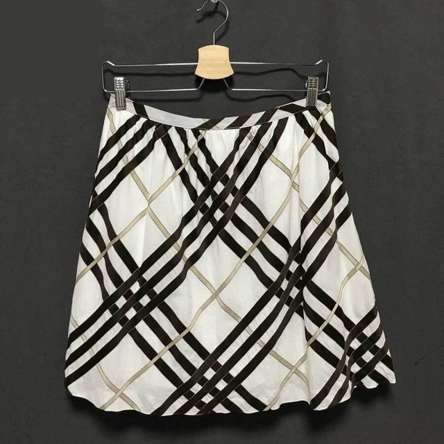 バーバリーブルーレーベル チェック スカート ホワイト 36 Stock B