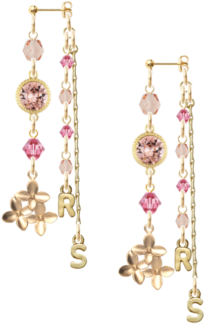 花とイニシャルのピアス Pink Travisjapan 目立つライブアクセサリーショップ Horryhsj