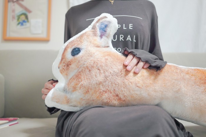 うさぎさん唯一の弱点 抱きしめて寝れない もこれで解決 うさぎのクソデカクッション Base Mag