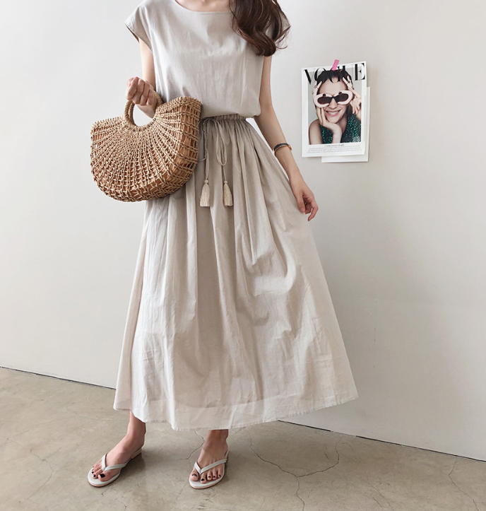 ノースリーブワンピースの大人コーデ特集 春夏の必須アイテムをおしゃれに着回し Base Mag