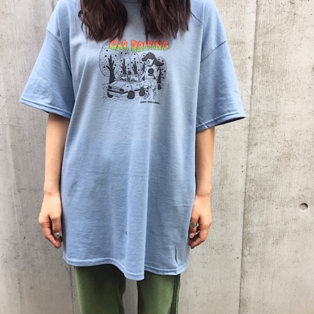 ポップアートイラストがカワイイ もう少しで夏終わるけどメンズライクでどこか古着ぽいtシャツはいかが Base Mag