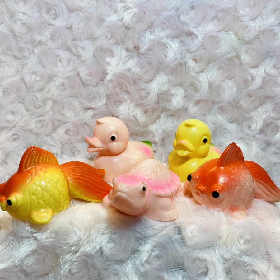 ミニソフビ 金魚 黄色/赤色 昭和レトロポップ 人形 置物 出目金 