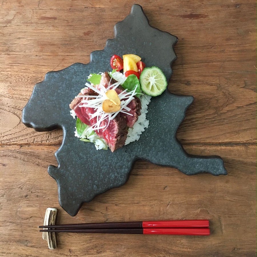 Instagram(@foods_delightsさんから)の素敵な盛り付け写真（上州牛ステーキ） 