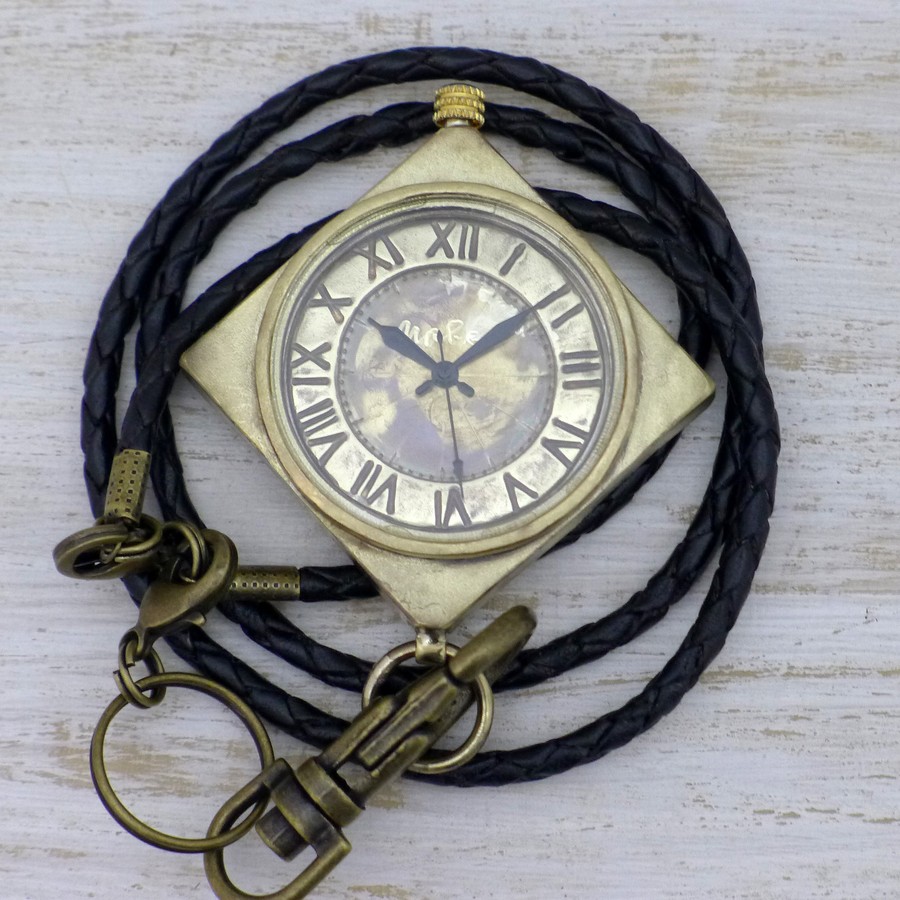 珍しい菱形タイプの懐中時計モデル