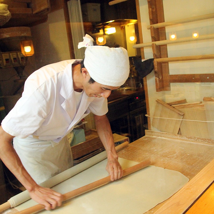 当店の職人が丁寧に手打しています
