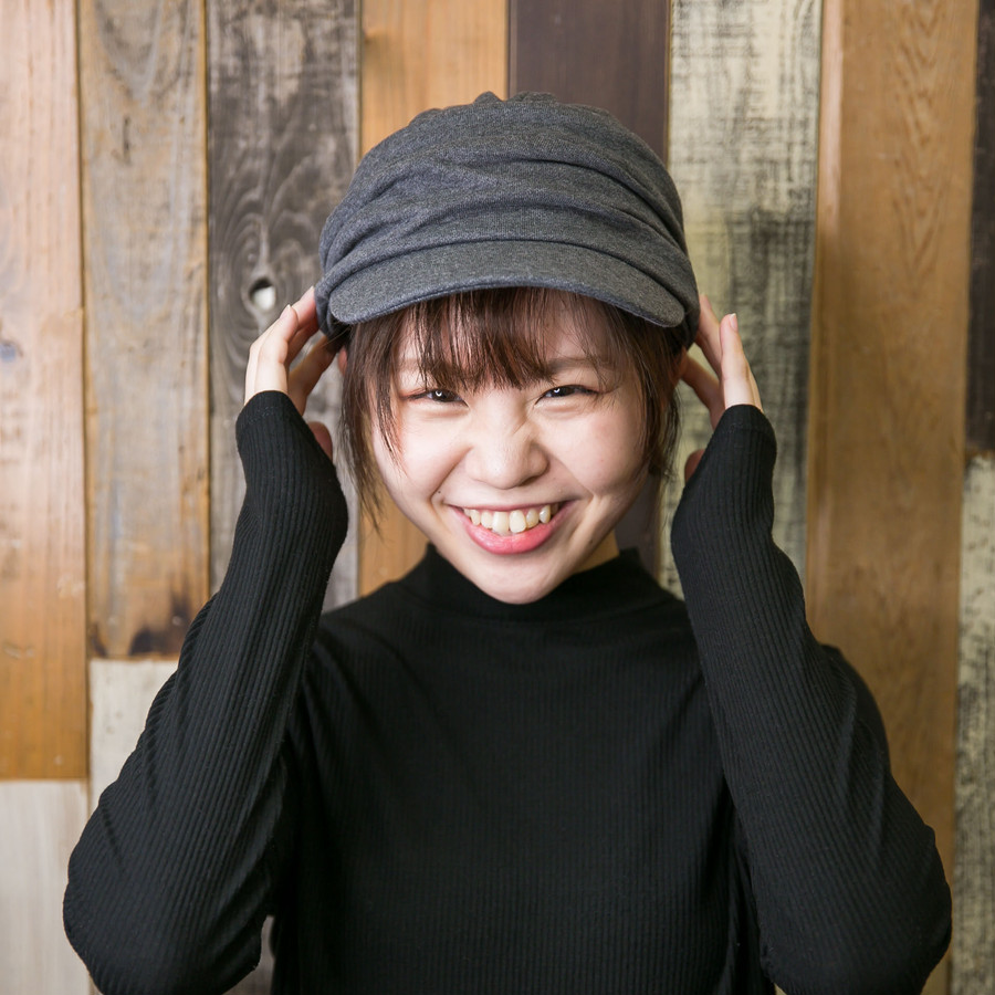 チャコールグレー