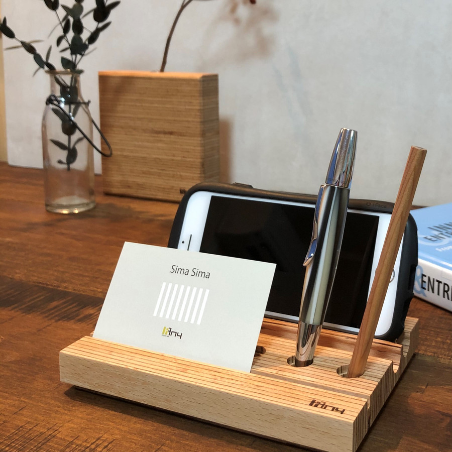 スマホ用の溝を後ろで使用