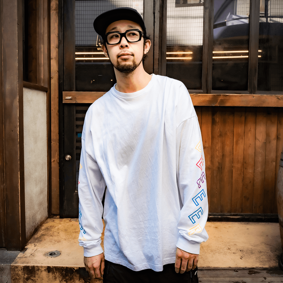 モデル（右）身長184cm 着用サイズXL