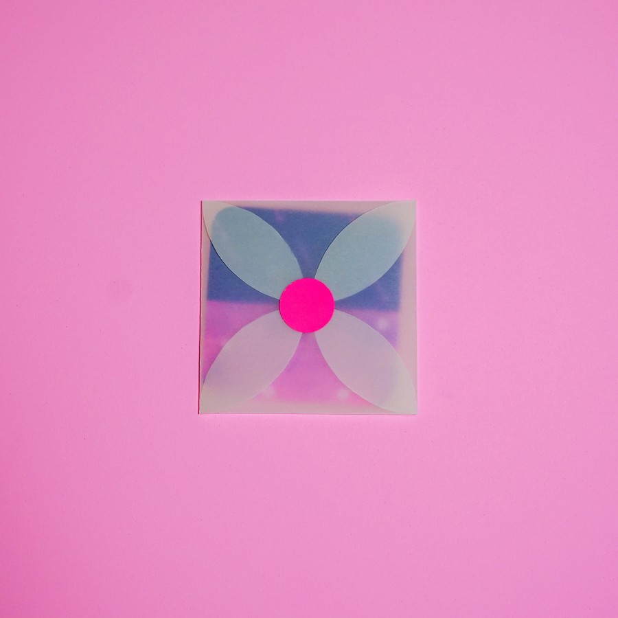 8 海にふる花火