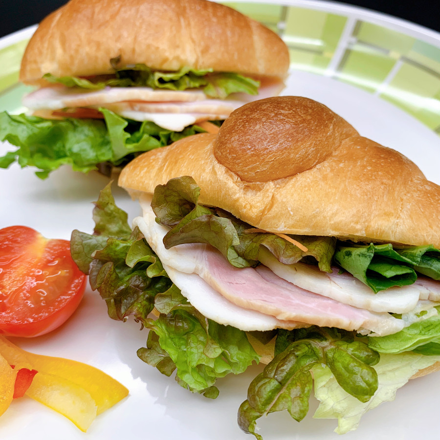 ロースハムはサラダやサンドイッチに。シンプルで使い勝手が良いです。