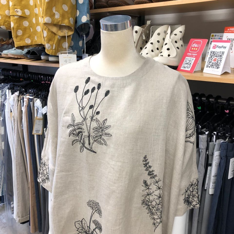 アトリエシックス　リネン刺繍ワンピース　コットンハウスアヤ　北欧暮らしの道具店 ATELIER SIX 【アトリエシックス】 ☆麻フラワー刺繍七分袖