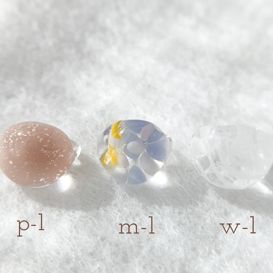 p-1はラメが光り、m-1はMIXカラーになっています。w-1は白のマーブル模様です。