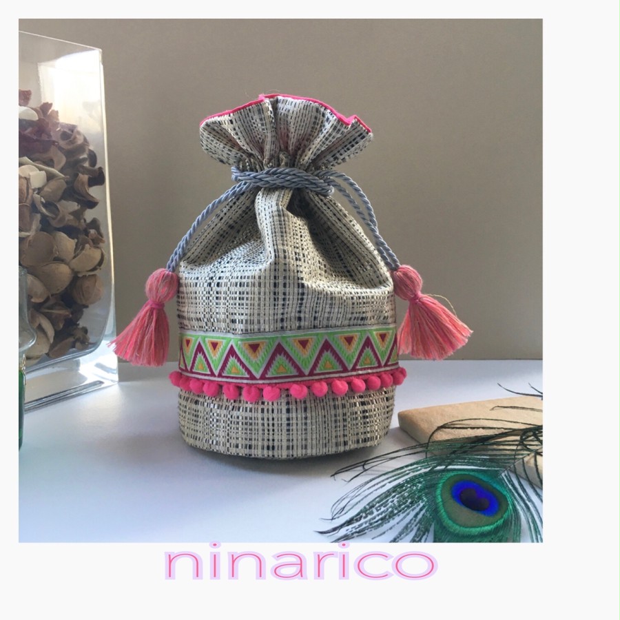 silver pinkポンポン丸底巾着ポーチ | ninarico