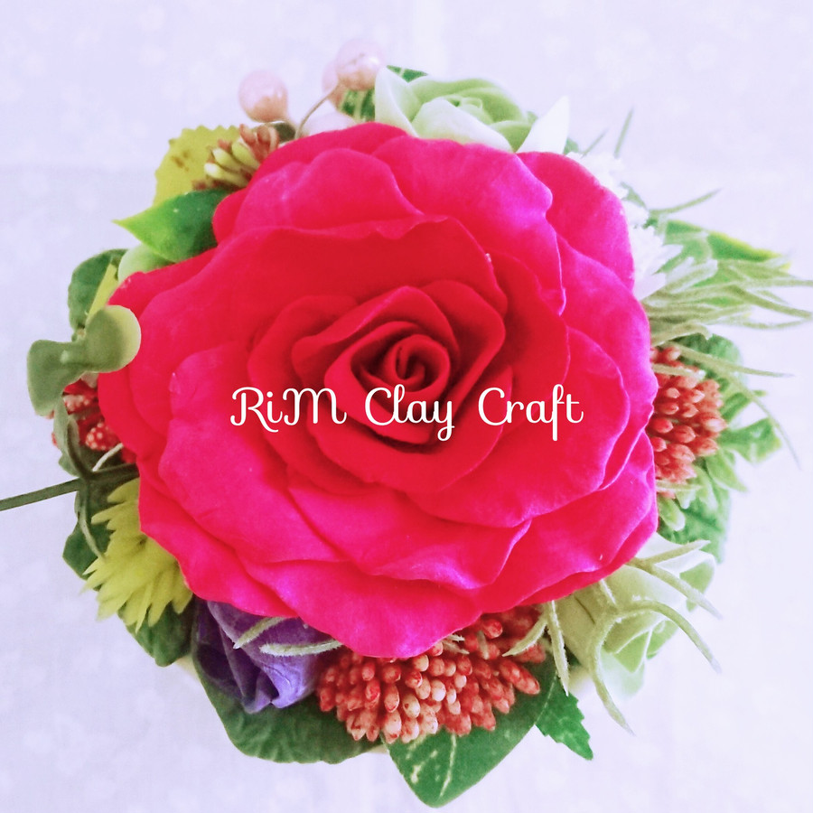 トップに豪華なピンクローズ